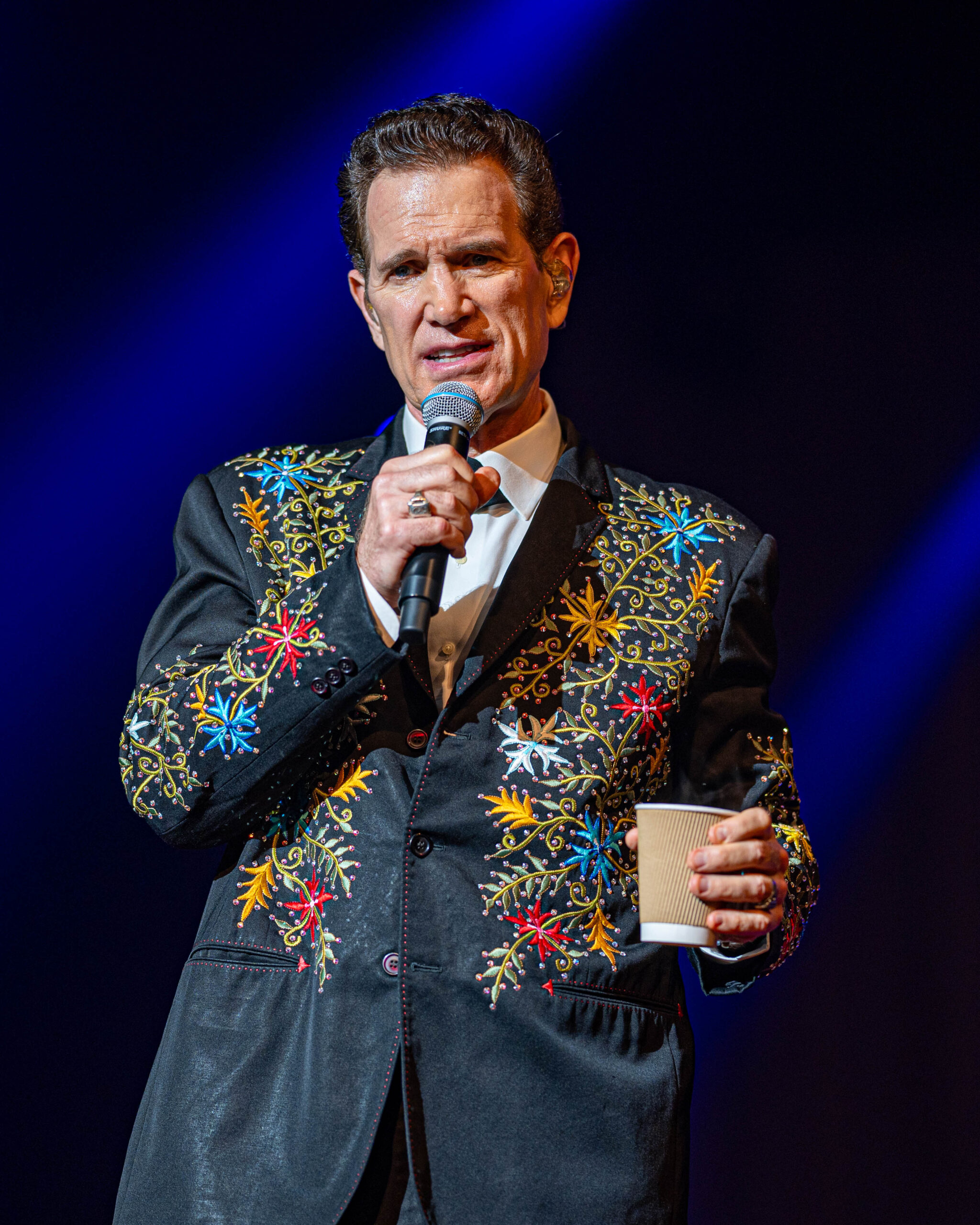 CHRIS ISAAK PLAYS A WICKED GAME ON EXCLUSIVE UK TOUR DATE | IN PICTURES