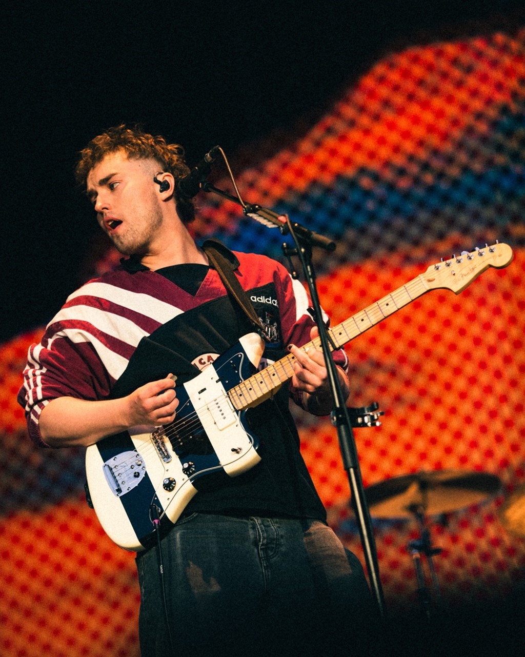 SAM FENDER ANNOUNCES NEW SHOWS DUE TO PHENOMENAL DEMAND