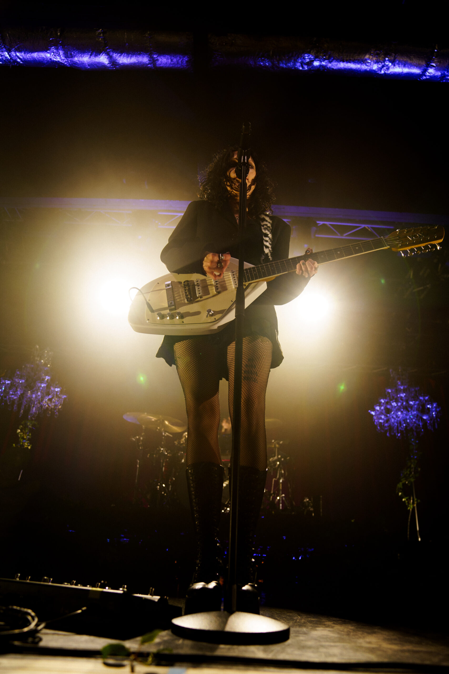 PALE WAVES ON TOUR: A NIGHT OF QUEER ROMANCE AND NOSTALGIC EMOTION