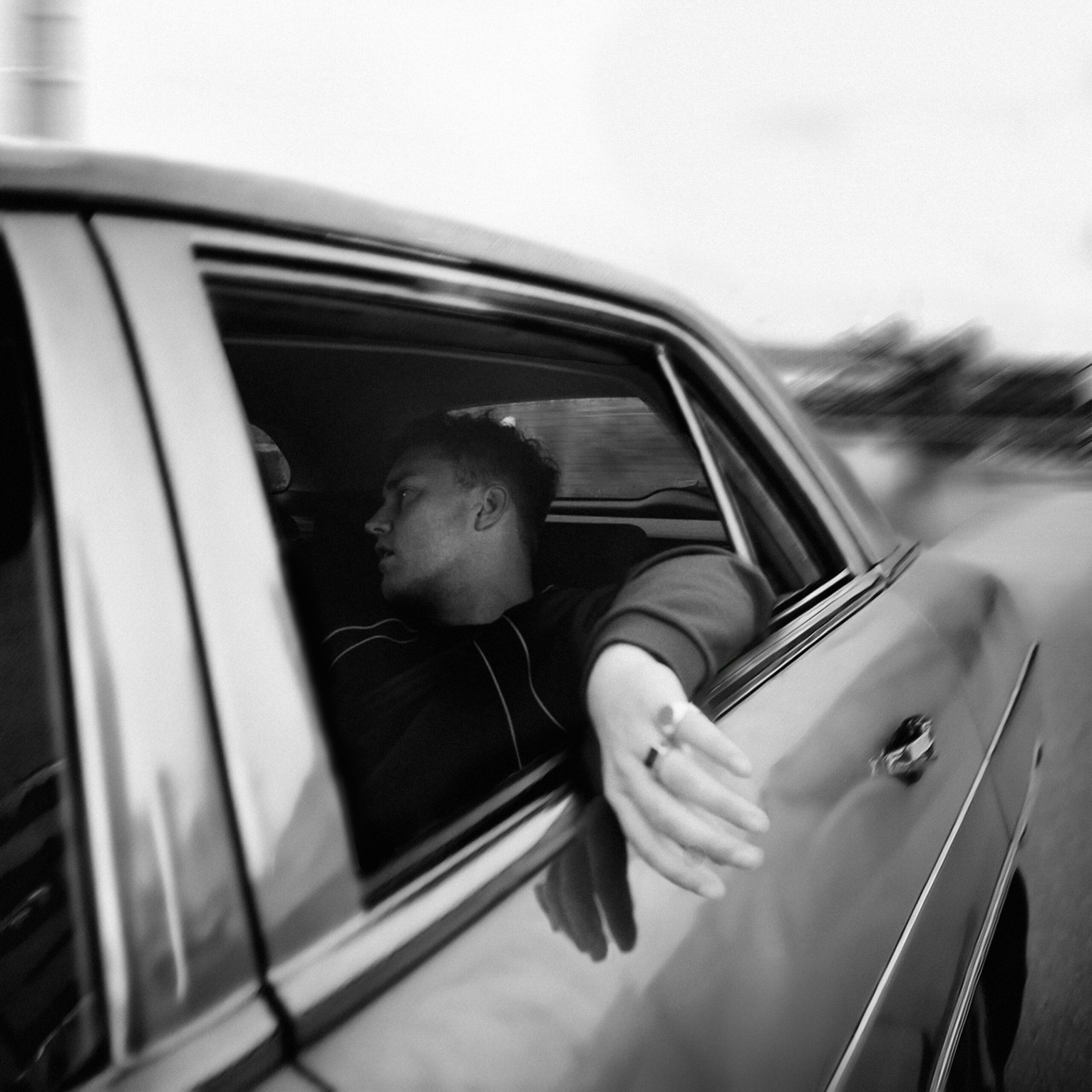 SAM FENDER SHARES ANTICIPATED NEW SINGLE ‘PEOPLE WATCHING’