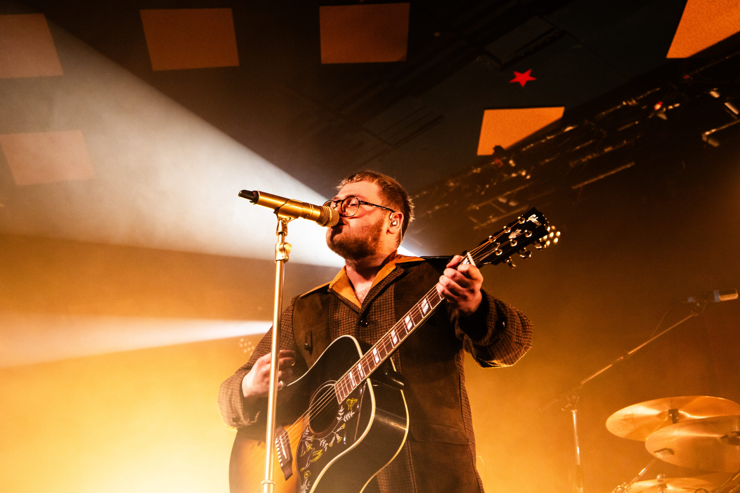 BARROWLAND MAGIC STRIKES THE LATHUMS AT THEIR VERY VERY BEST