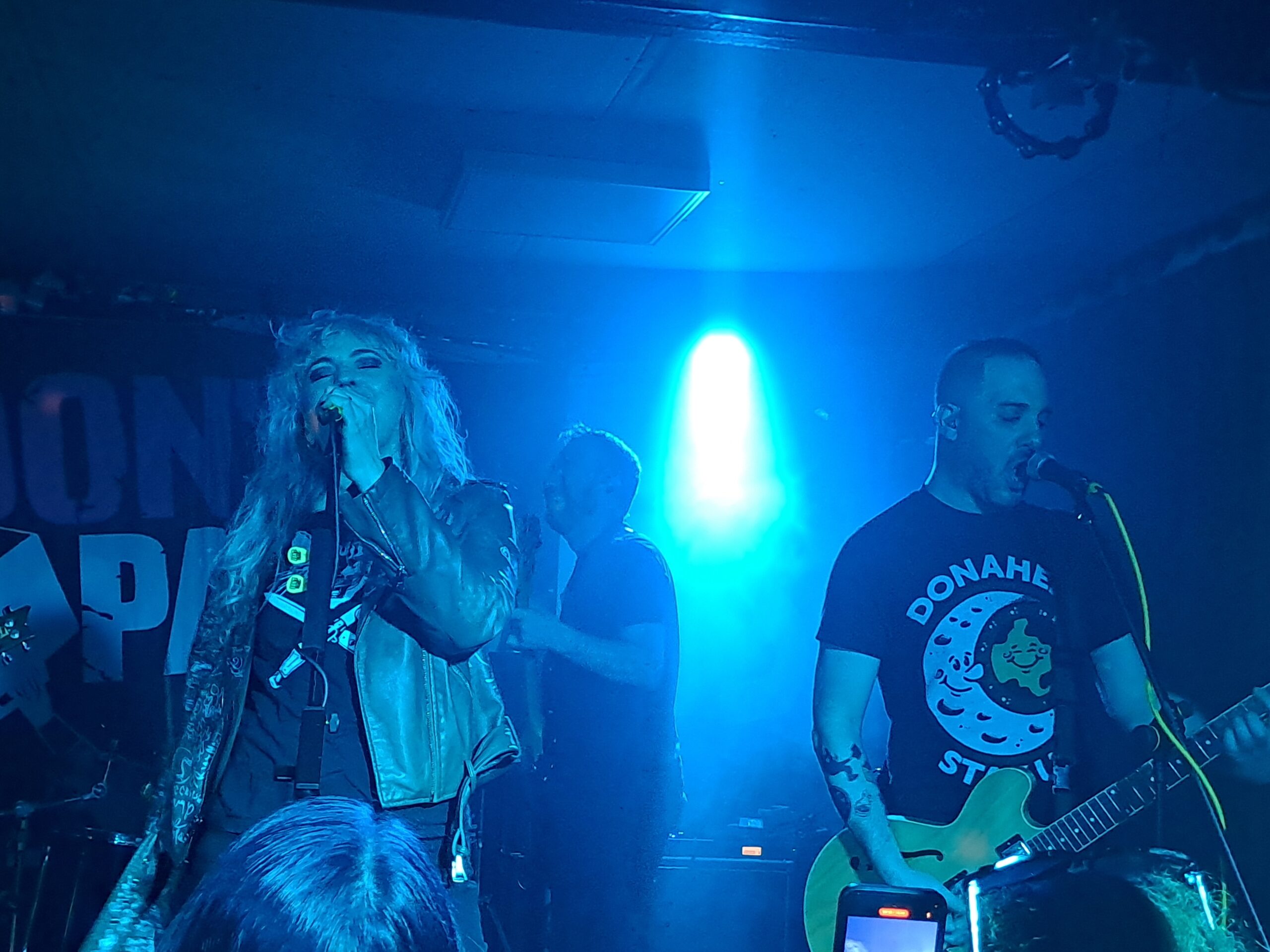 A FUN AND FRANTIC EVENING OF POP PUNK: THE DOLLYROTS & DON’T PANIC HIT MANCHESTER