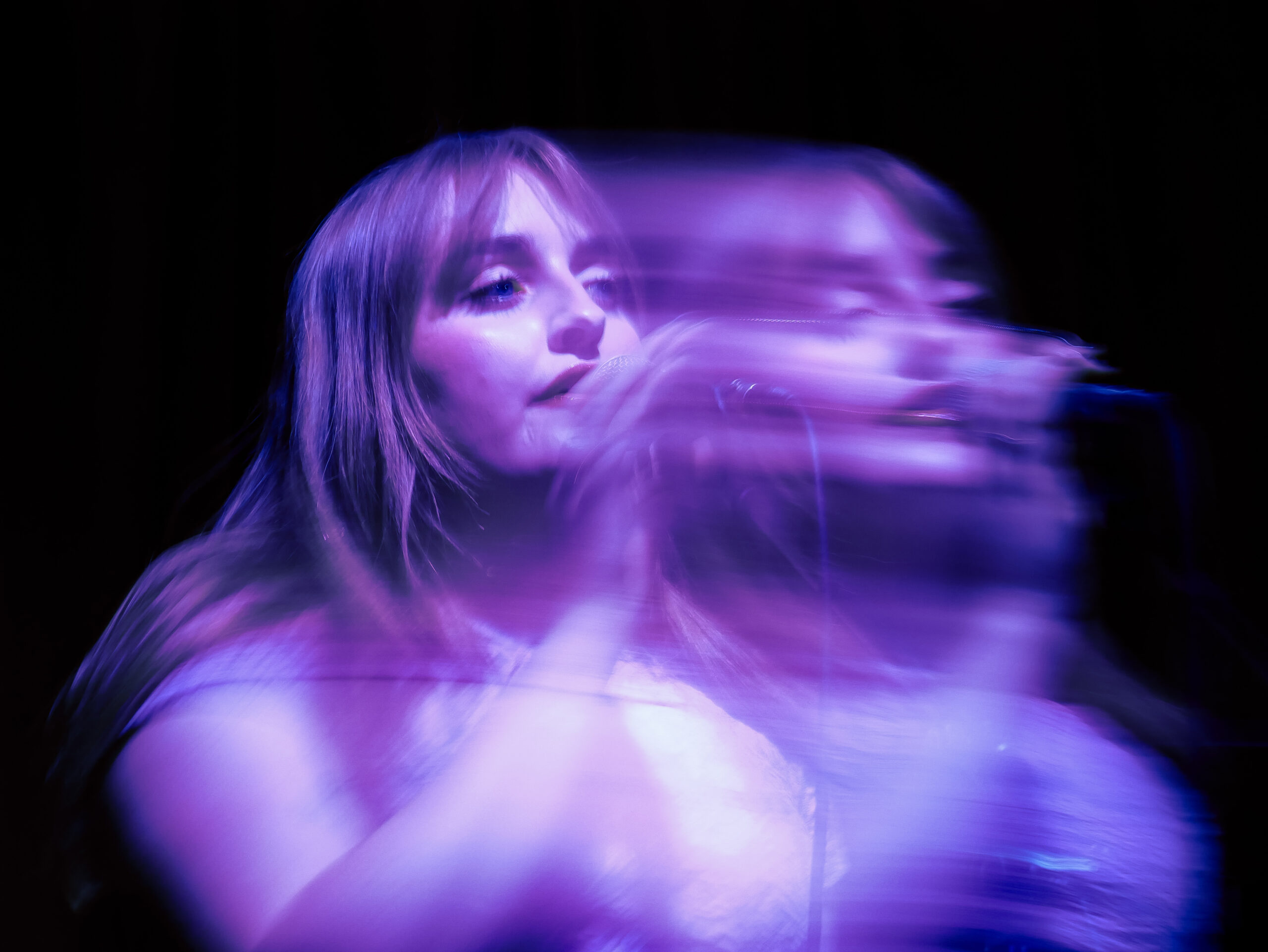 NELL MESCAL IN MANCHESTER | ‘ETHEREAL, VULNERABLE AND TRANSCENDENT’