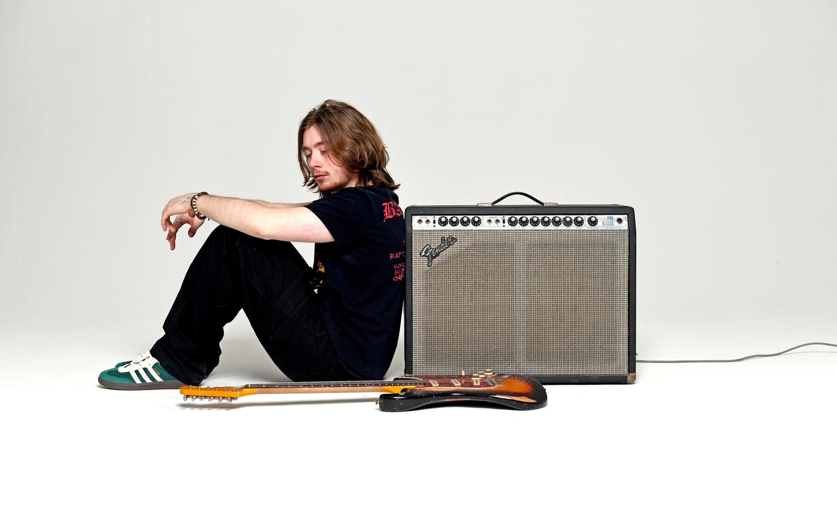 “A CESSPIT OF CREATIVITY” ELLIS J BARRACLOUGH ON HIS HULL HERITAGE, THE BEATLES AND NEW MUSIC