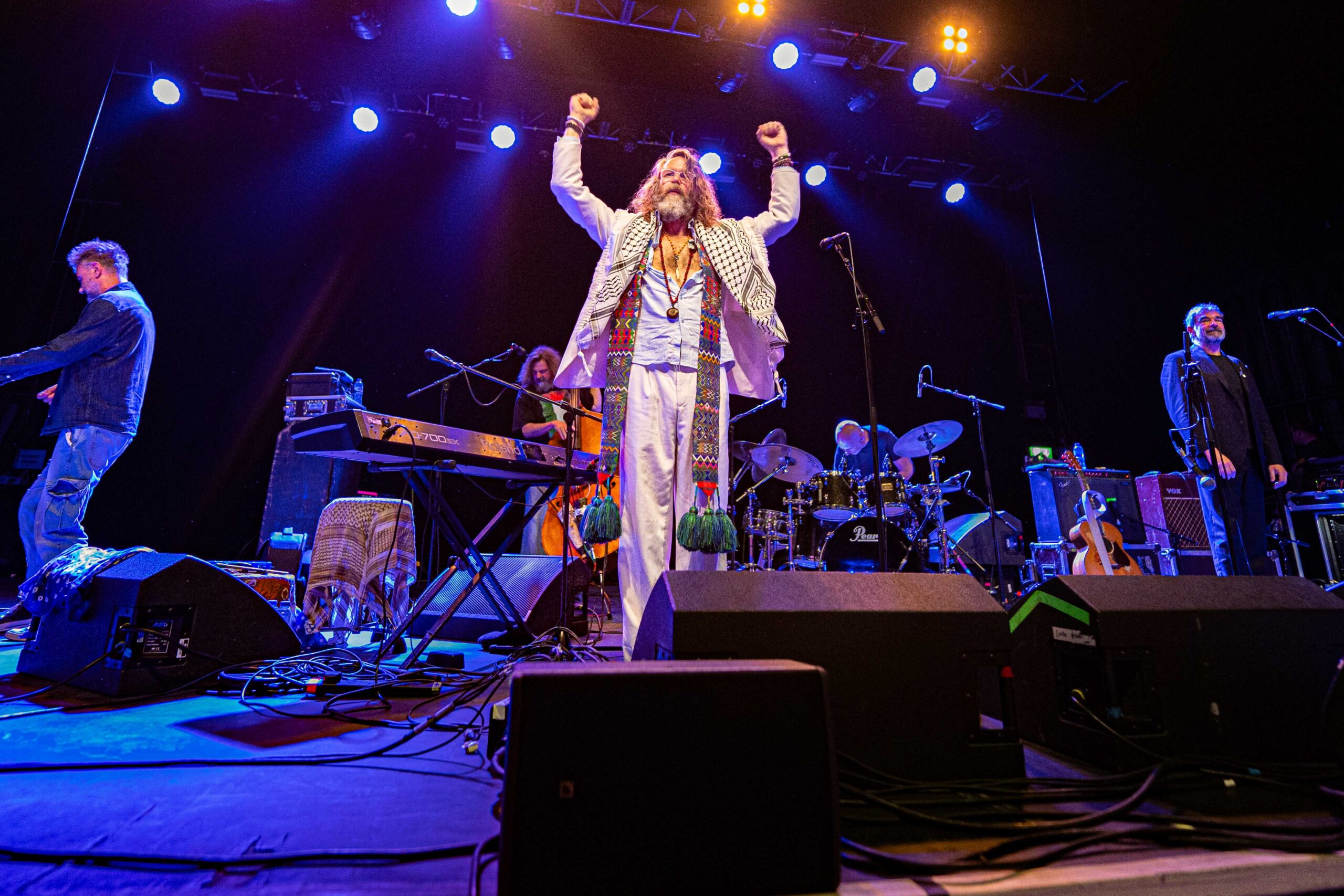 A NIGHT OF BARE FOOT CHAOS | HOTHOUSE FLOWERS IN LONDON