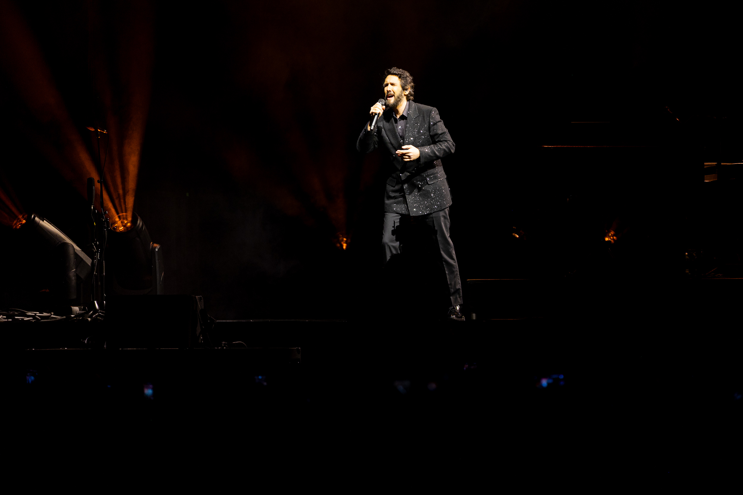 JOSH GROBAN SERENADES LONDON’S 02 ARENA | IN PICTURES