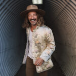 INDIE-AMERICANA ICON JESSE ROPER TALKS HIS LATEST SINGLE, BLUESY BEATS, AND FAVOURITE SUPERHEROES