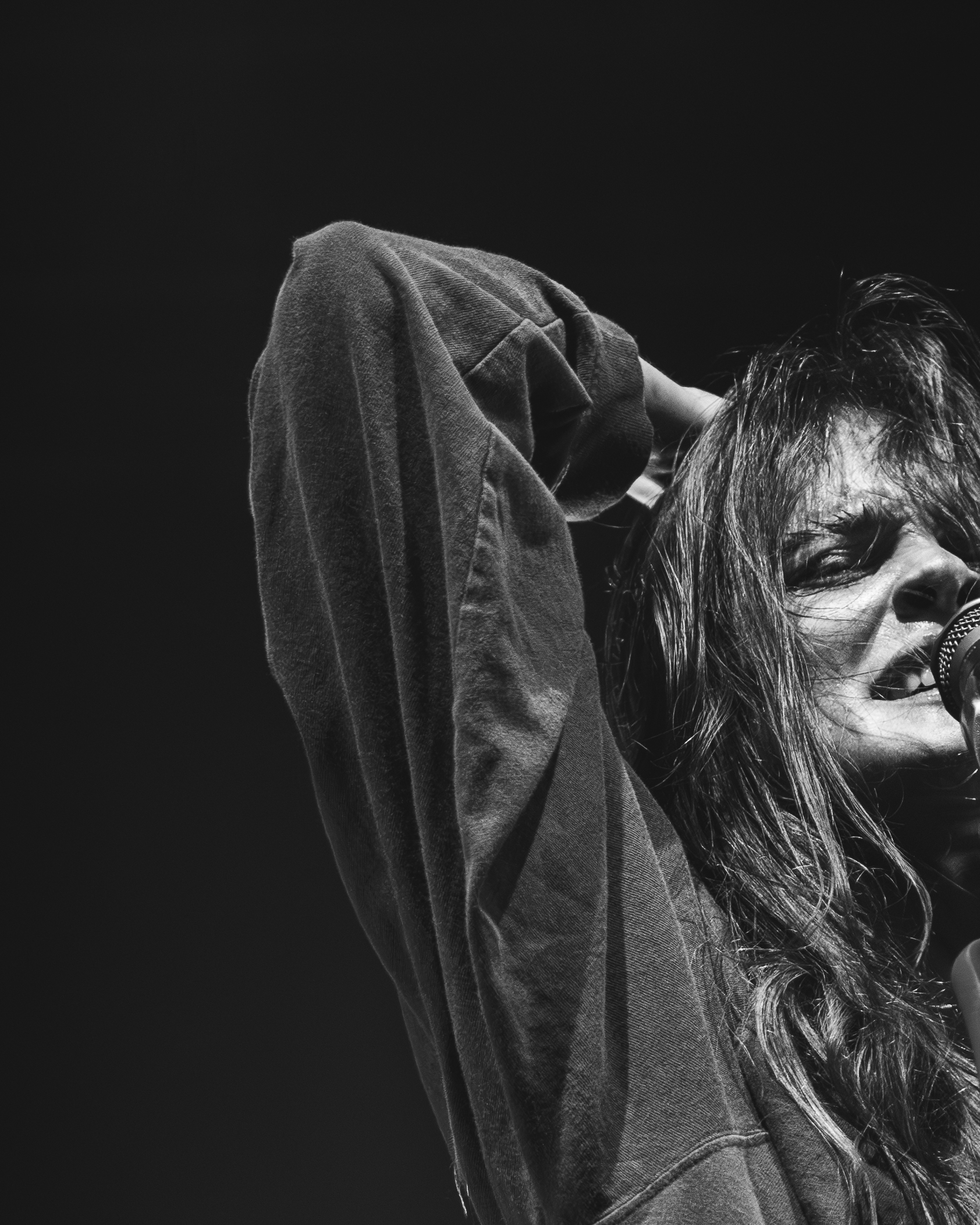 SOFIA ISELLA UNLEASHES GRIT AND GRUNGE AT GLASGOW’S O2 ACADEMY