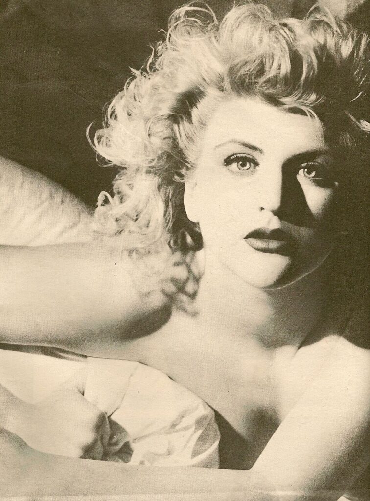 Courtney_Love_1986_publicity_headshot_b
